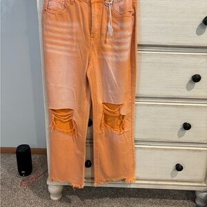 New w/o tags Zenana crops,size 27. Cute summer color